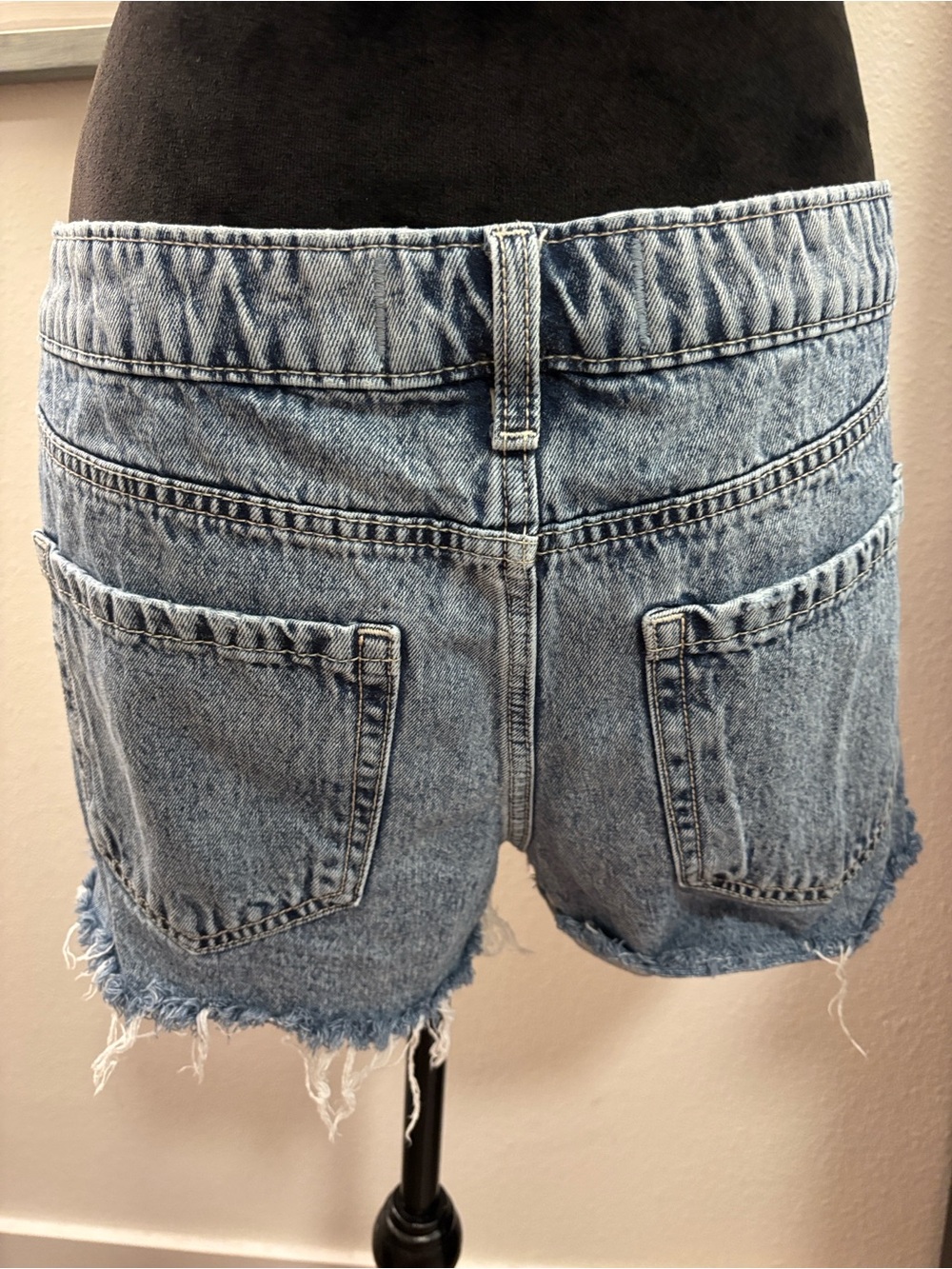 Hollister Light Wash Distressed Denim Cutoff Shorts - Picture 7 of 8